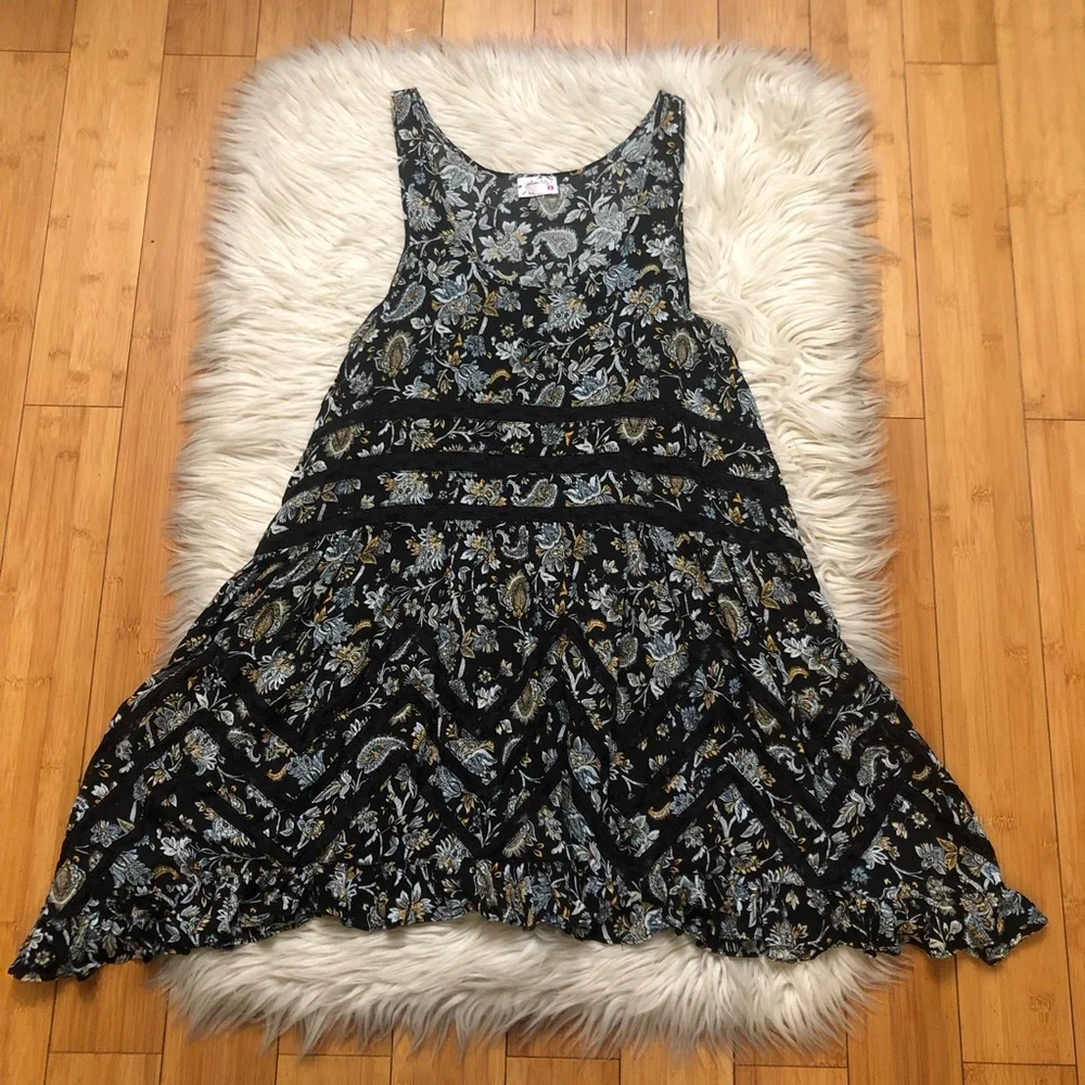 Free People Trapeze Paisley Floral Chevron Lace Black Sleeveless Swing Dress M
